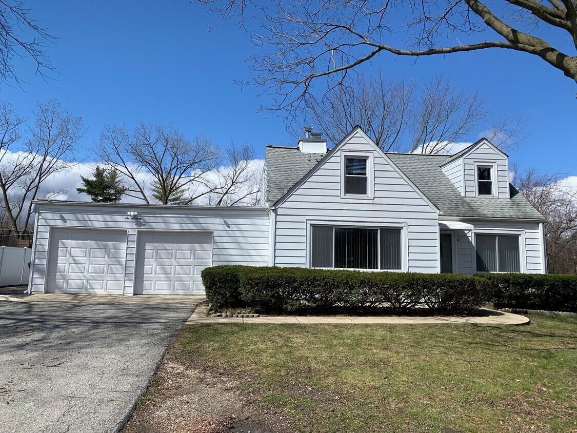 Primary Photo - 670 Pfingsten Rd