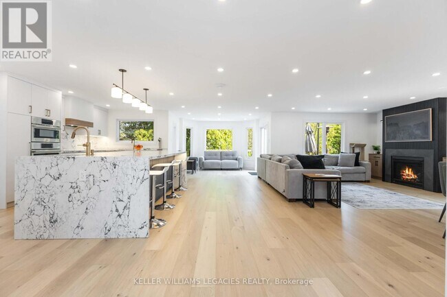 Building Photo - 504 Traviss Dr