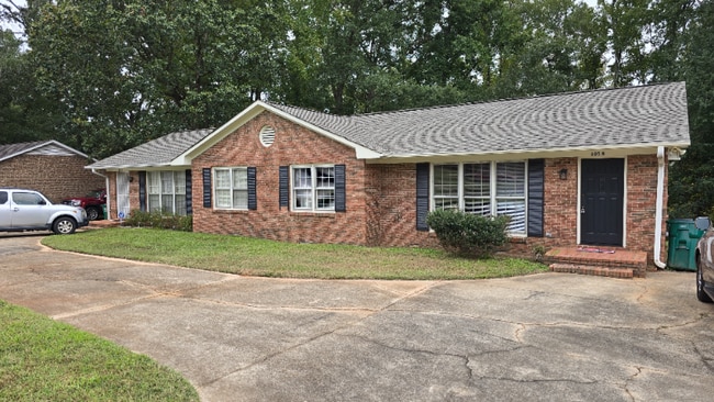 Foto del edificio - 105 Colebrook Ct