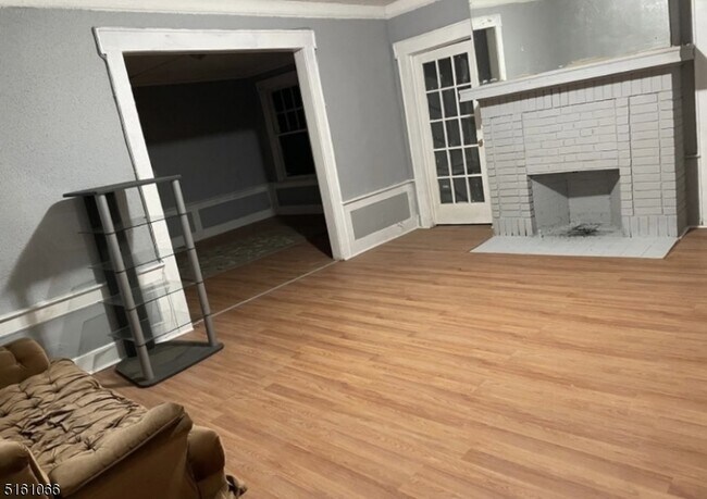 Building Photo - 238 Custer Ave