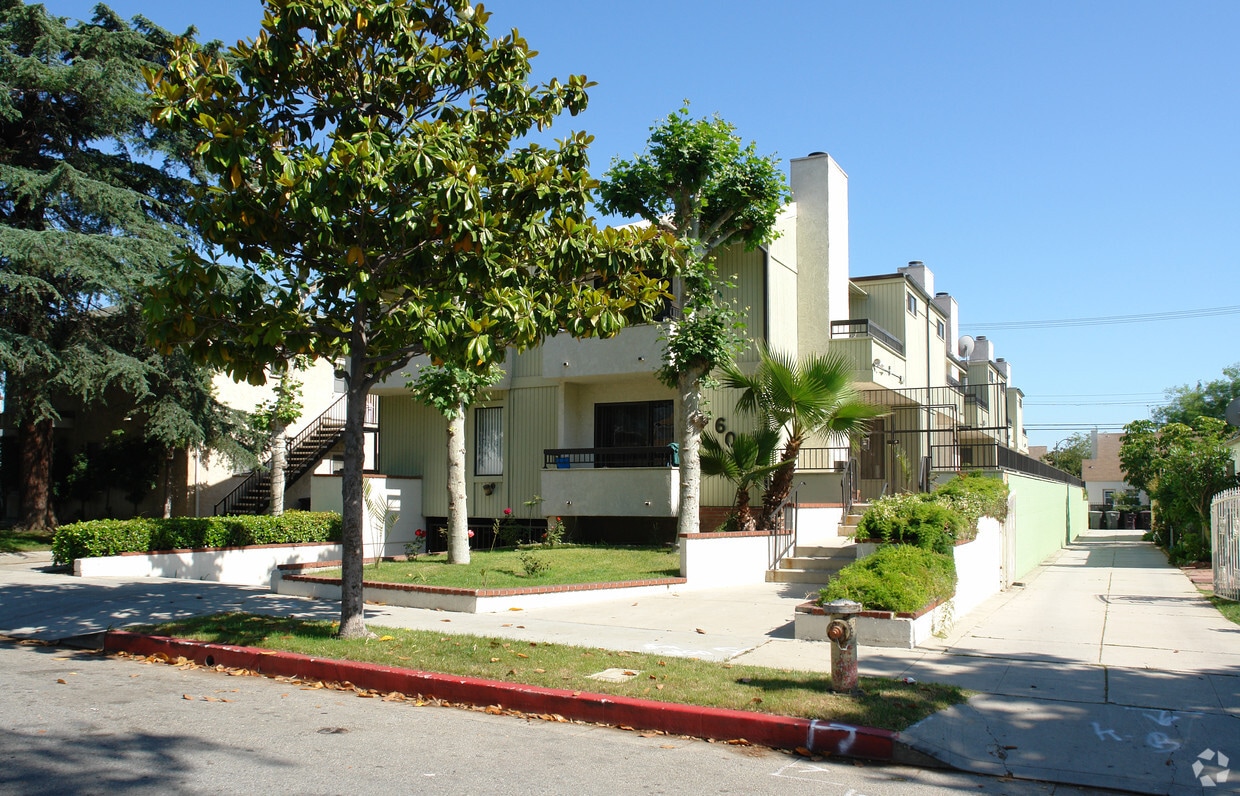 Building Photo - 608 Hawthorne St
