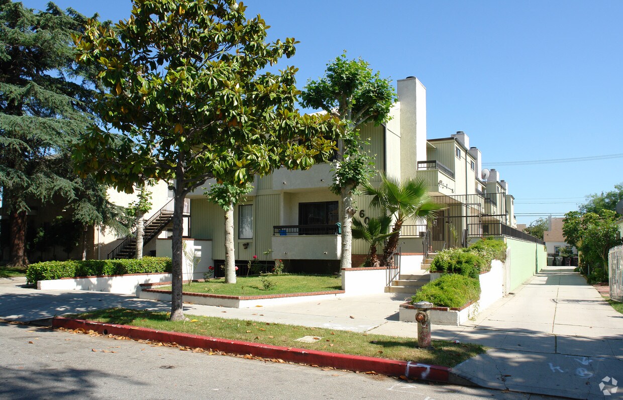 Foto del edificio - 608 Hawthorne St