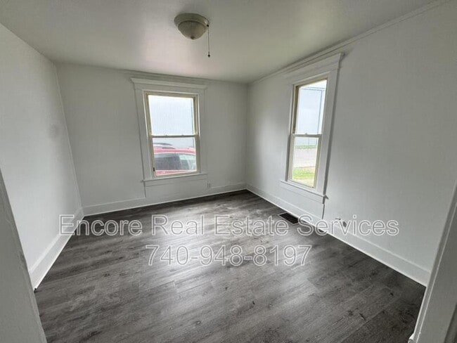 Building Photo - 518 Maple Ave