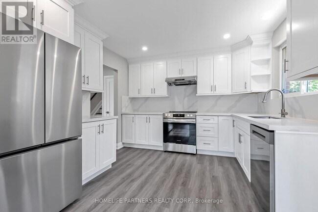 Building Photo - 79 Strathavon Dr