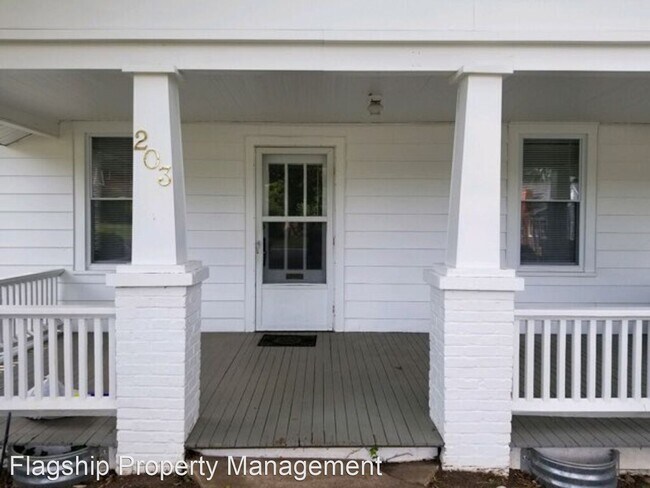 Building Photo - 2 br, 2 bath House - 203 Pine Street