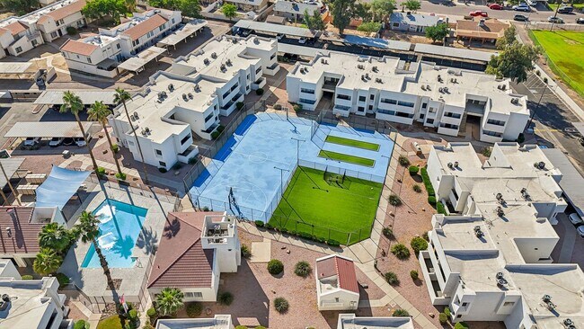 Foto del edificio - Cove on 44th Apartments