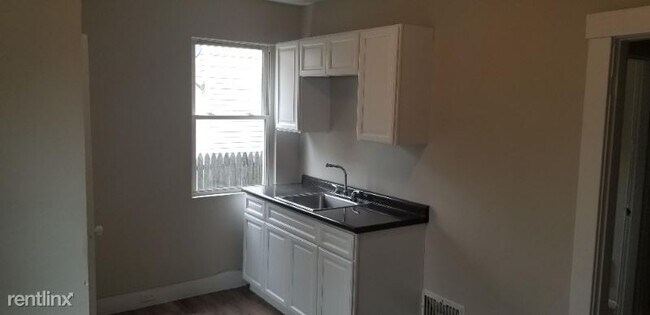 Foto del edificio - 137 W 66th St