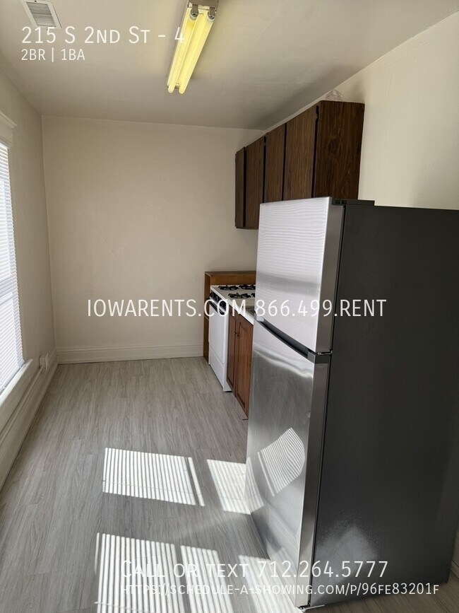 Building Photo - 215 S 2nd St