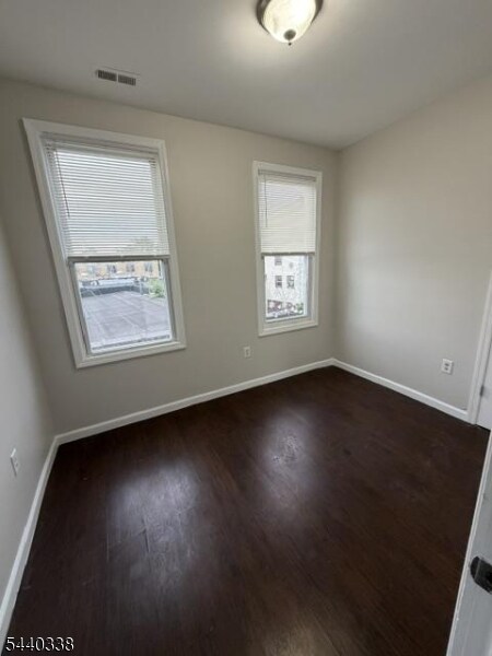 Foto del edificio - 296 N Clinton St