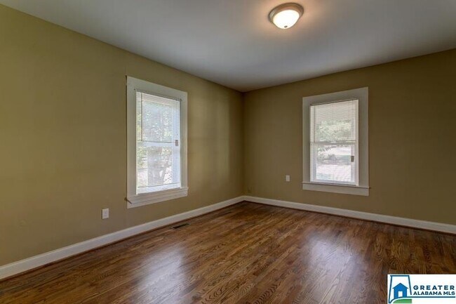 Foto del edificio - 2900 Walker Chapel Rd