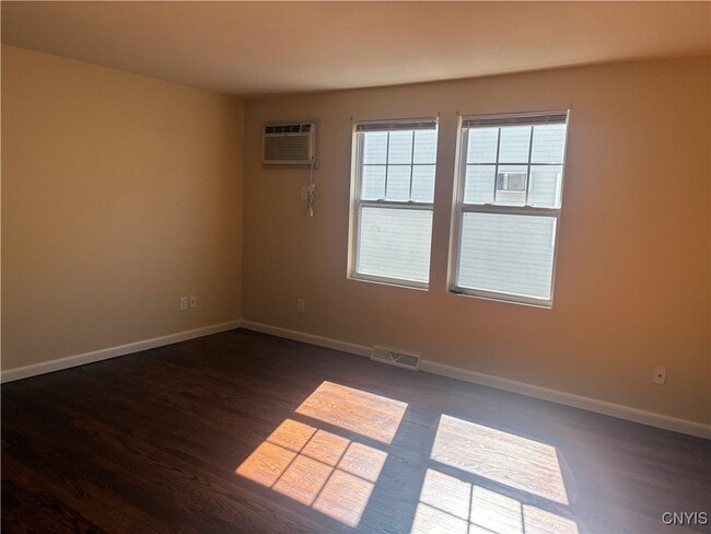 Building Photo - 129 S Collingwood Ave