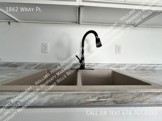 Building Photo - 1862 Wray Pl