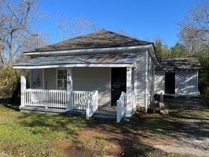Building Photo - 629 Wright St