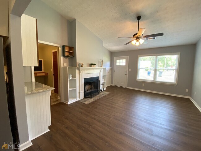 Building Photo - 318 Wood Ridge