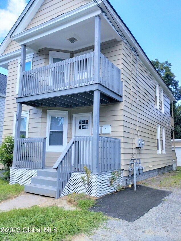 2413 Turner Ave Unit 2, Schenectady, NY 12306 Room for Rent in