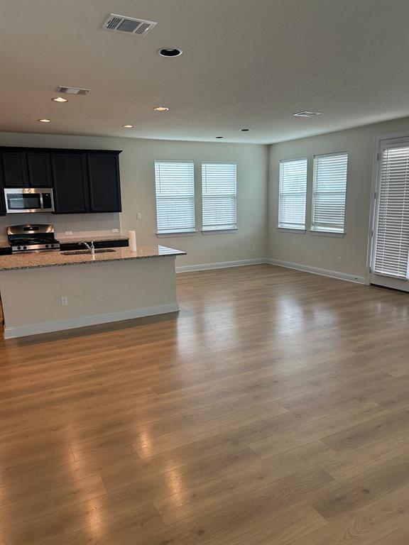 Building Photo - 805 Vaughn St