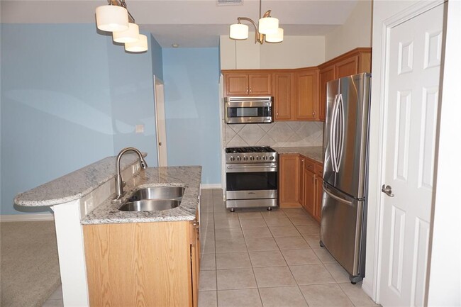 Foto del edificio - 811 Bradford Ave
