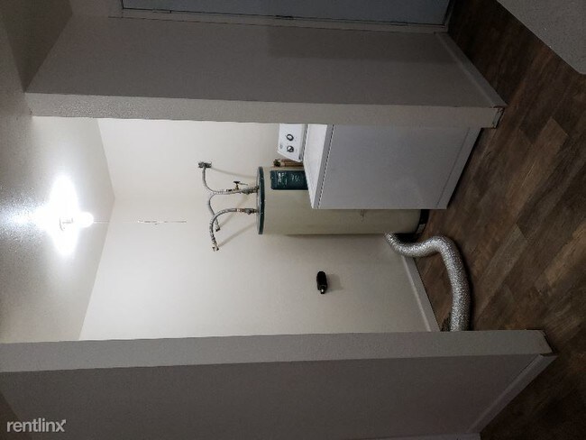 Building Photo - 2 br, 1 bath House - 207 Z ST B Unit B