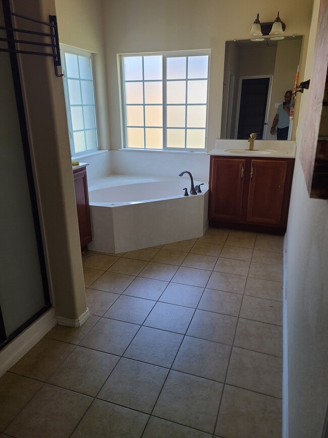 Building Photo - 5615 Birmingham Cir