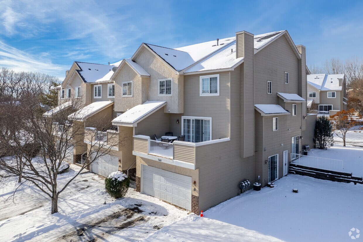 360374 Brickyard Dr, Chaska, MN 55318 Apartments in Chaska, MN