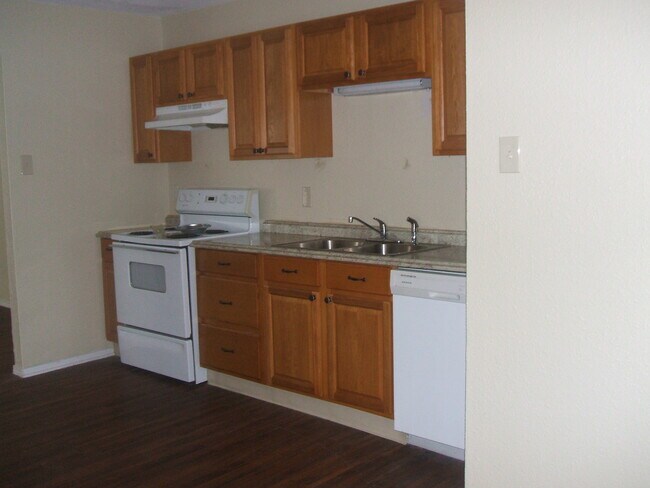 Building Photo - 5770 Country Sun Dr