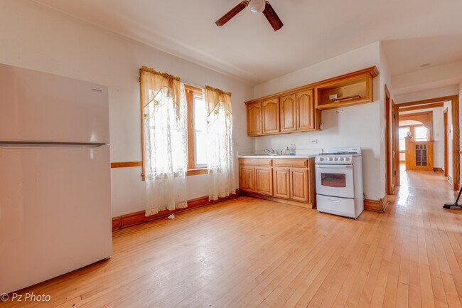 Foto del edificio - 4759 S Springfield Ave
