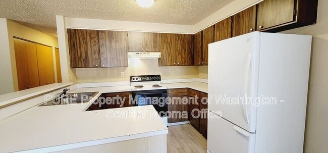 Building Photo - 5801 13th Ave SE