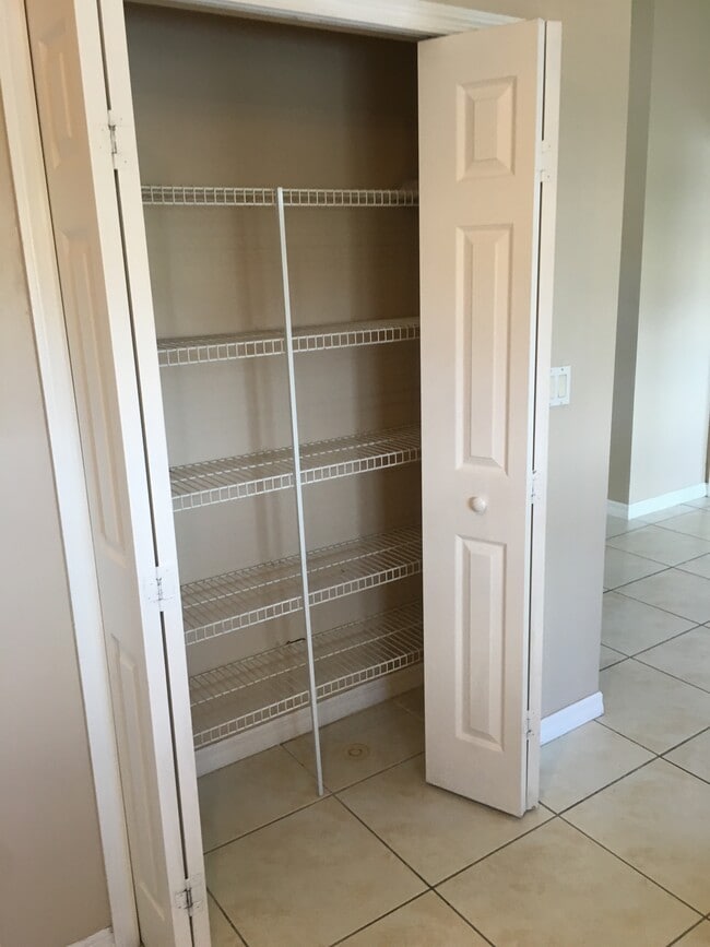 Foto del edificio - 1261 SE 27th St