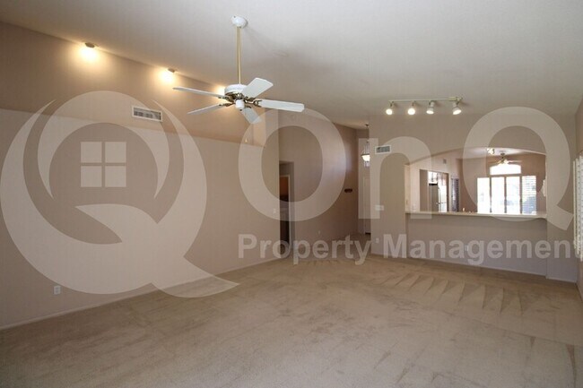 Building Photo - 4625 E Desert Cactus St