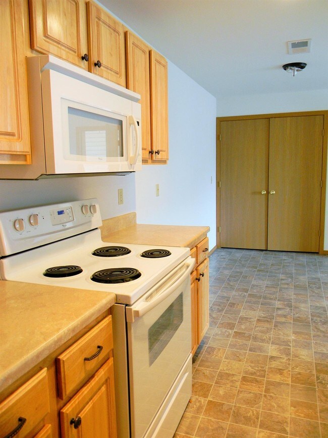 Pin Oak Apartments Apartments Aurora, MO