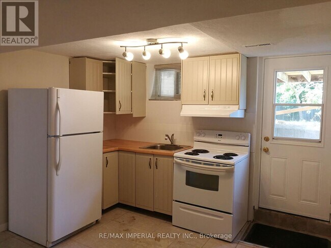 Photo du bâtiment - 22 Miller Rd