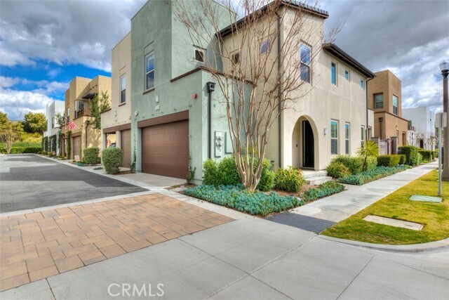 Building Photo - 120 Alienta Ln