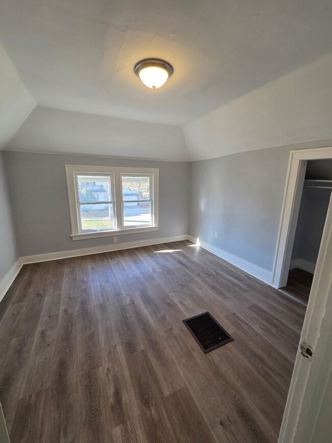 Building Photo - 1094 Williams St