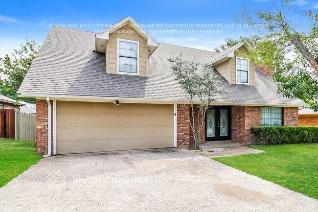 Building Photo - 3801 Devonaire Dr