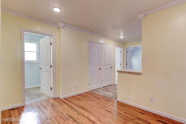 Building Photo - 3 br, 1 bath House - 1102 Park St