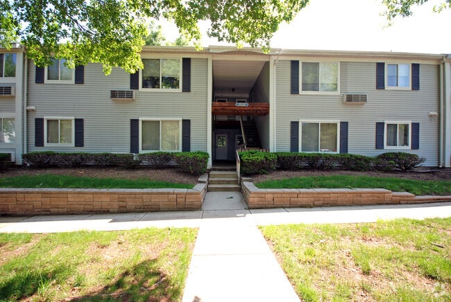 Building Photo - 31 Steeplechase Ct