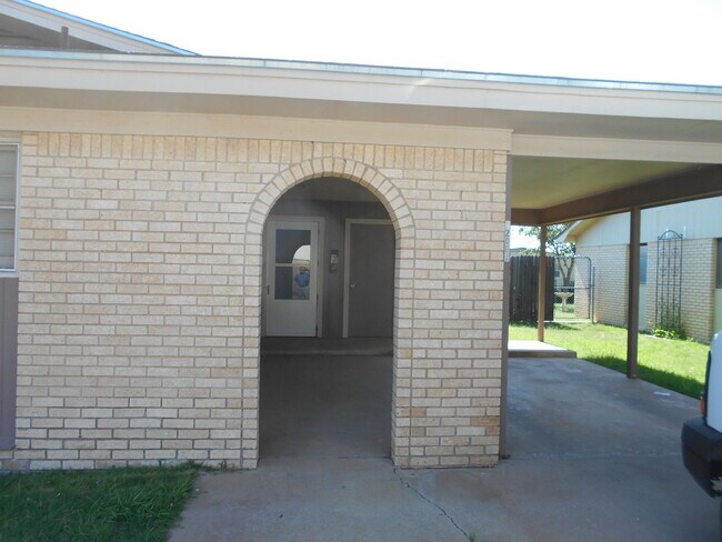 Foto del edificio - Nice 2/1 good area and fenced backyard