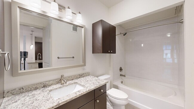 Interior Photo - 322 on North Broad