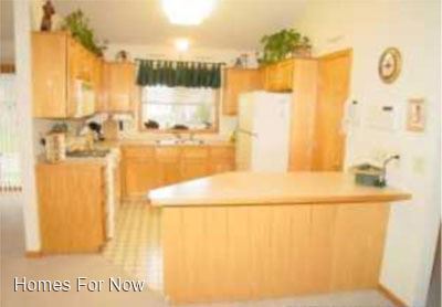 Building Photo - 4 br, 2 bath House - 15711 Crocus Avenue