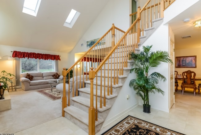 Foto del edificio - 94 Hagerman Ct