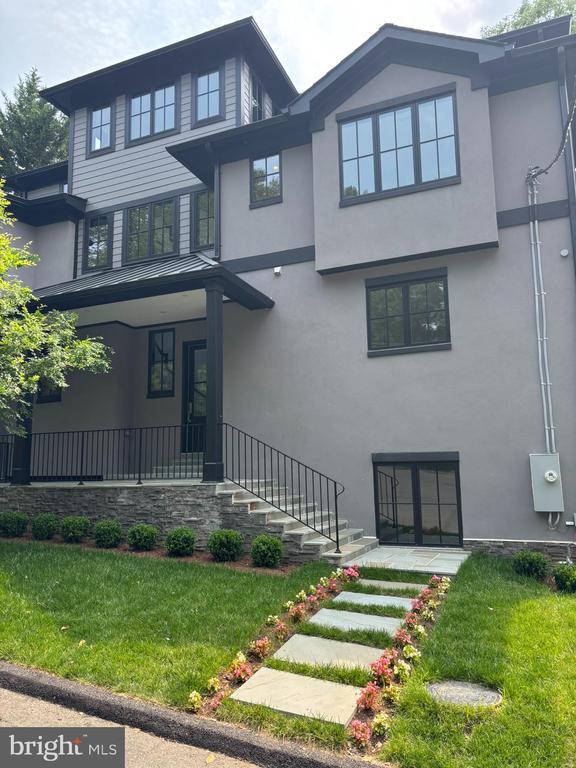 Foto principal - 5017 Eskridge Terrace NW