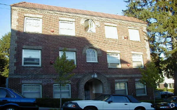 Building Photo - 236 SE 32nd Ave