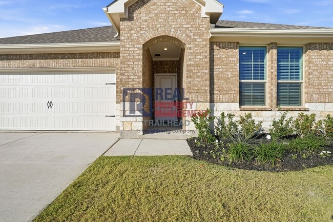 Building Photo - Spacious 5-Bedroom Home with Contemporary Living Spaces
