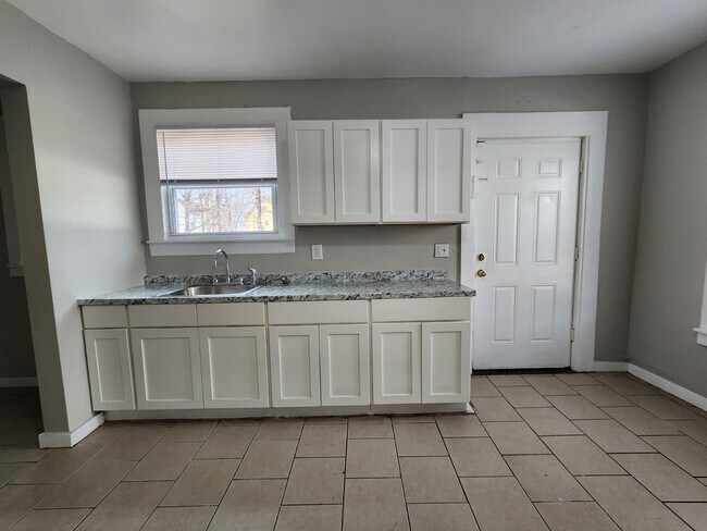 Foto del edificio - 317 Bassett St