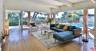 Building Photo - 2042 Linda Flora Dr