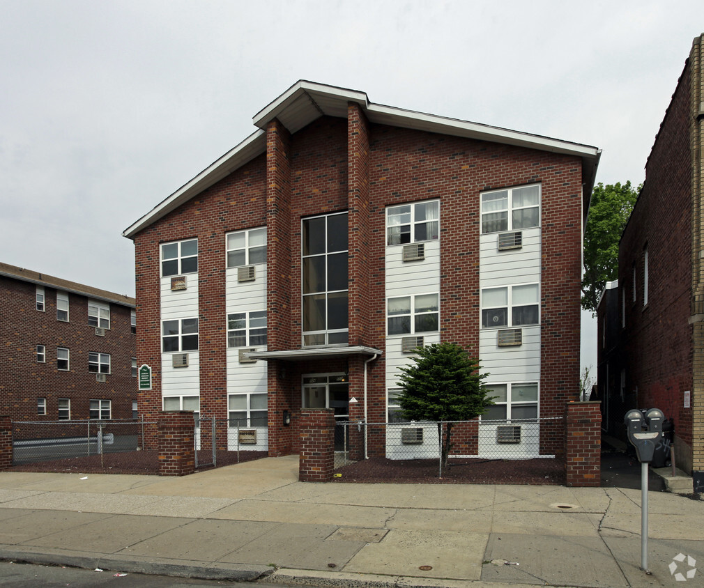 Building Photo - Washington Heights Apartments