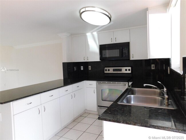 Foto del edificio - 471 NW 82nd Ave