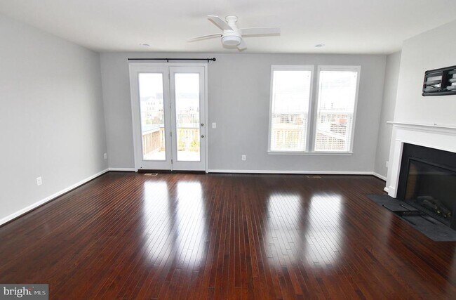 Foto del edificio - 165 Solara Dr