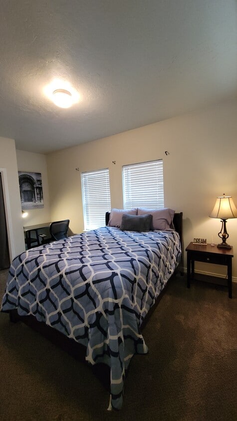 Downstairs bedroom - 2127 S Leadville Ave