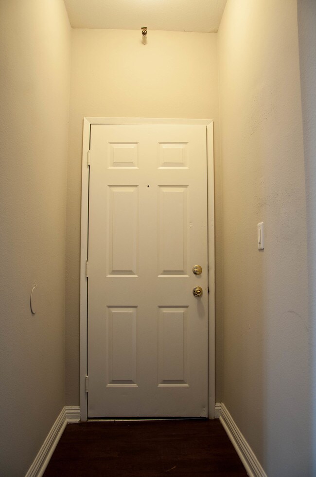 Foto del edificio - The Elmwood Apartments...Beautiful Apartments in the Heart of Koreatown!